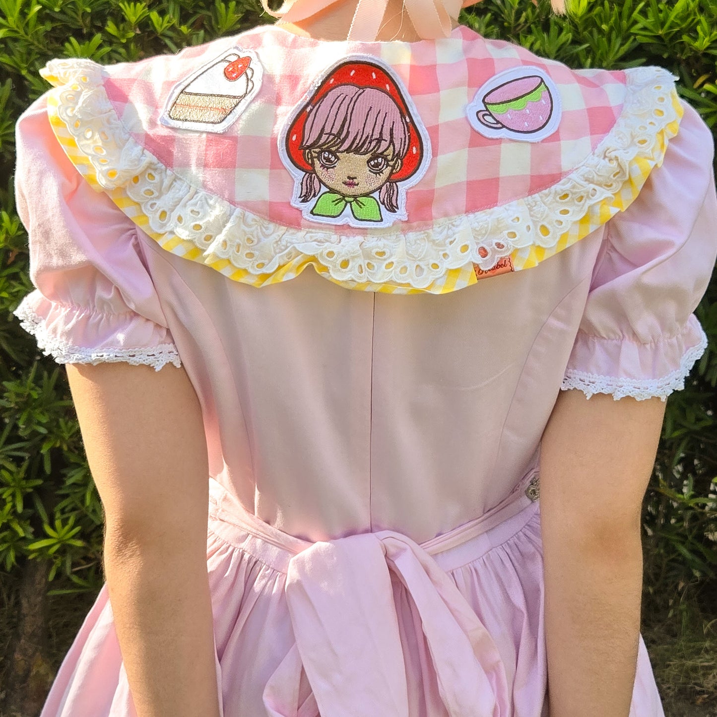Strawberry Angel Cake Collar