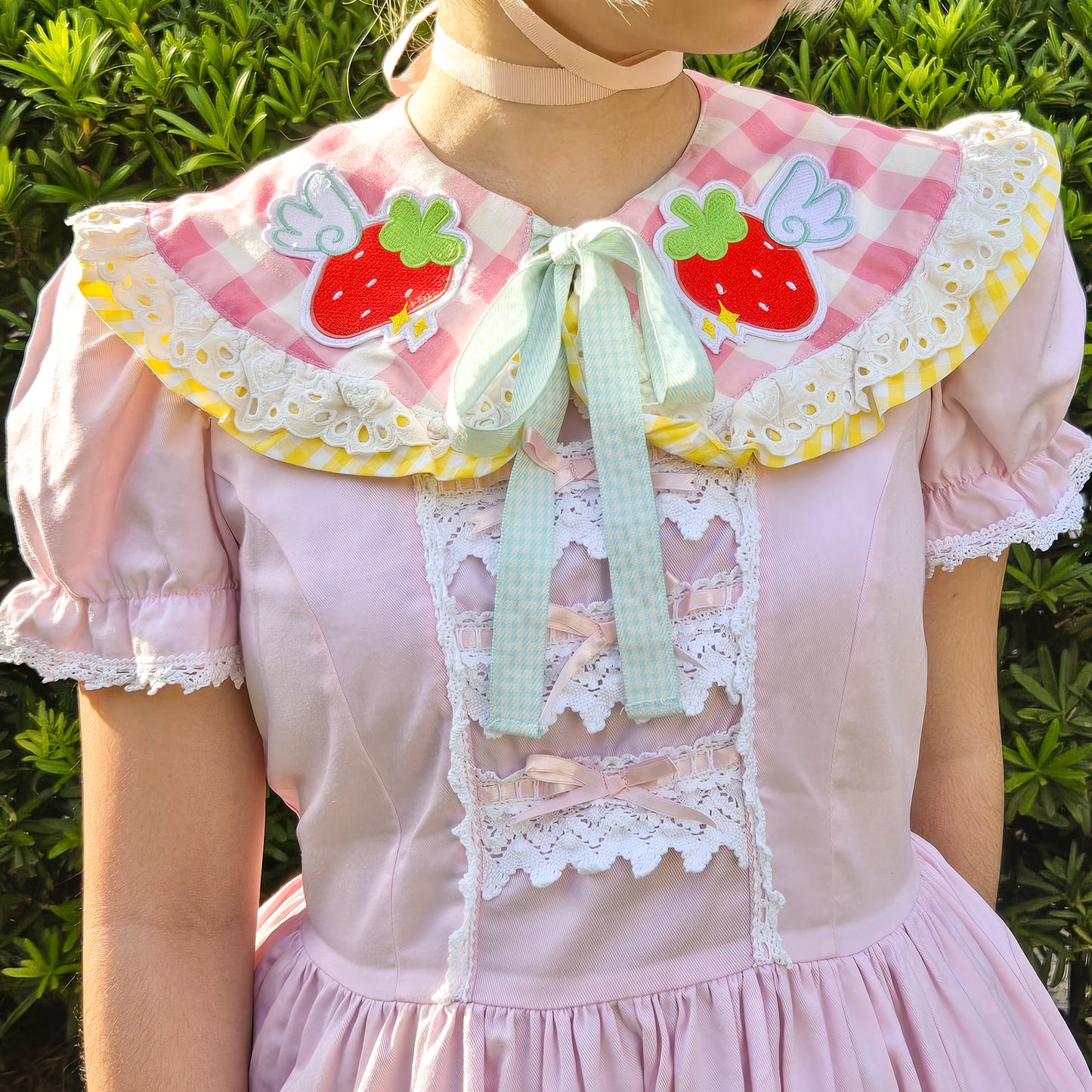 Strawberry Angel Cake Collar